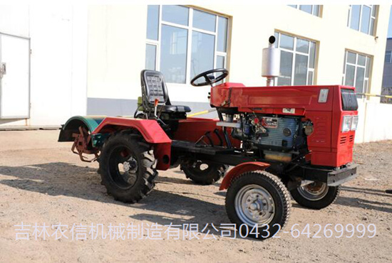 NX32型四(sì)輪拖拉機