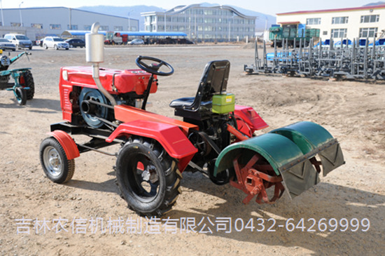 NX32型四輪拖(tuō)拉機2