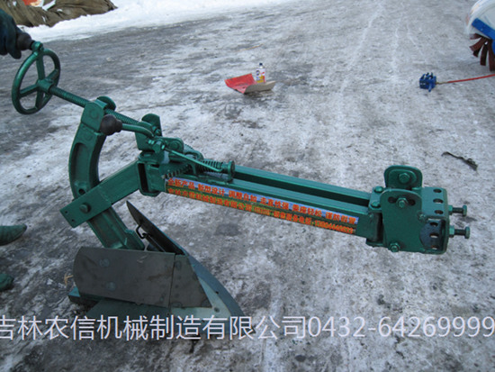 1LSW-135型水旱(han)田兩用犁