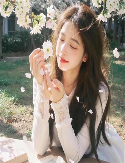 探秘《水手服僵尸》的文化符号与象征意义